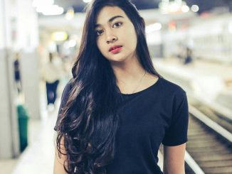 Cerita Sex Ngentot Dengan ABG Polos dan Culun